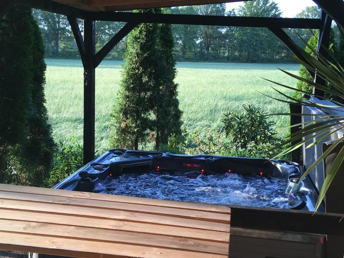 Holiday Home In Reutum Weerselo With Jacuzzi Beekdorp Kültér fotó